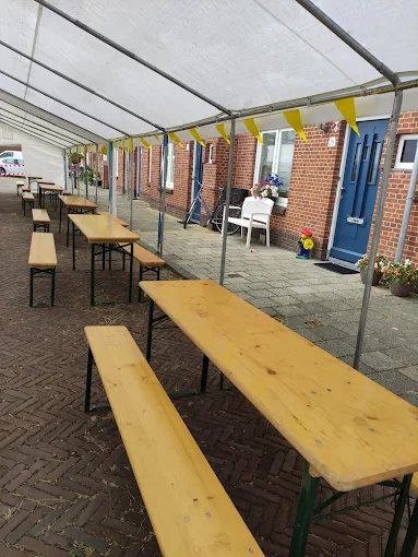 statafels in partytent