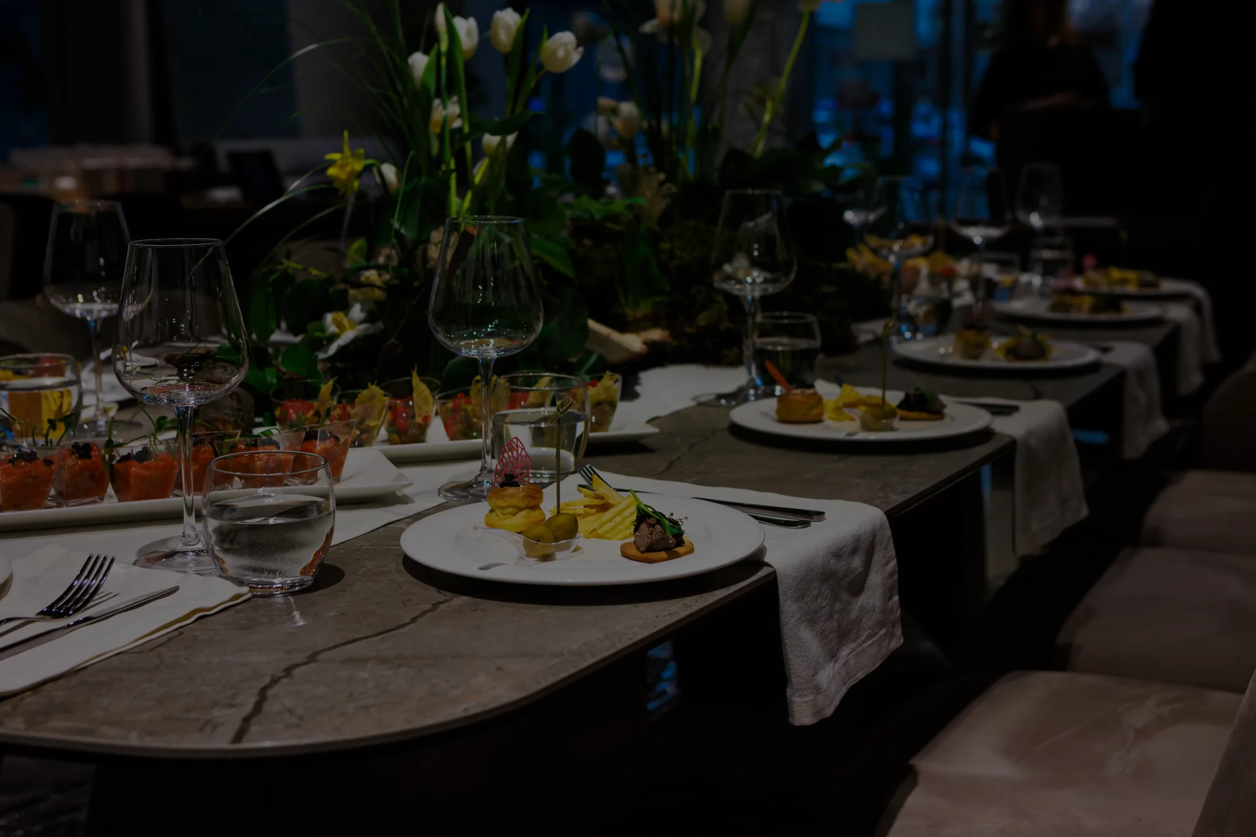 elegant table decor luxury dining with floral centerpieces